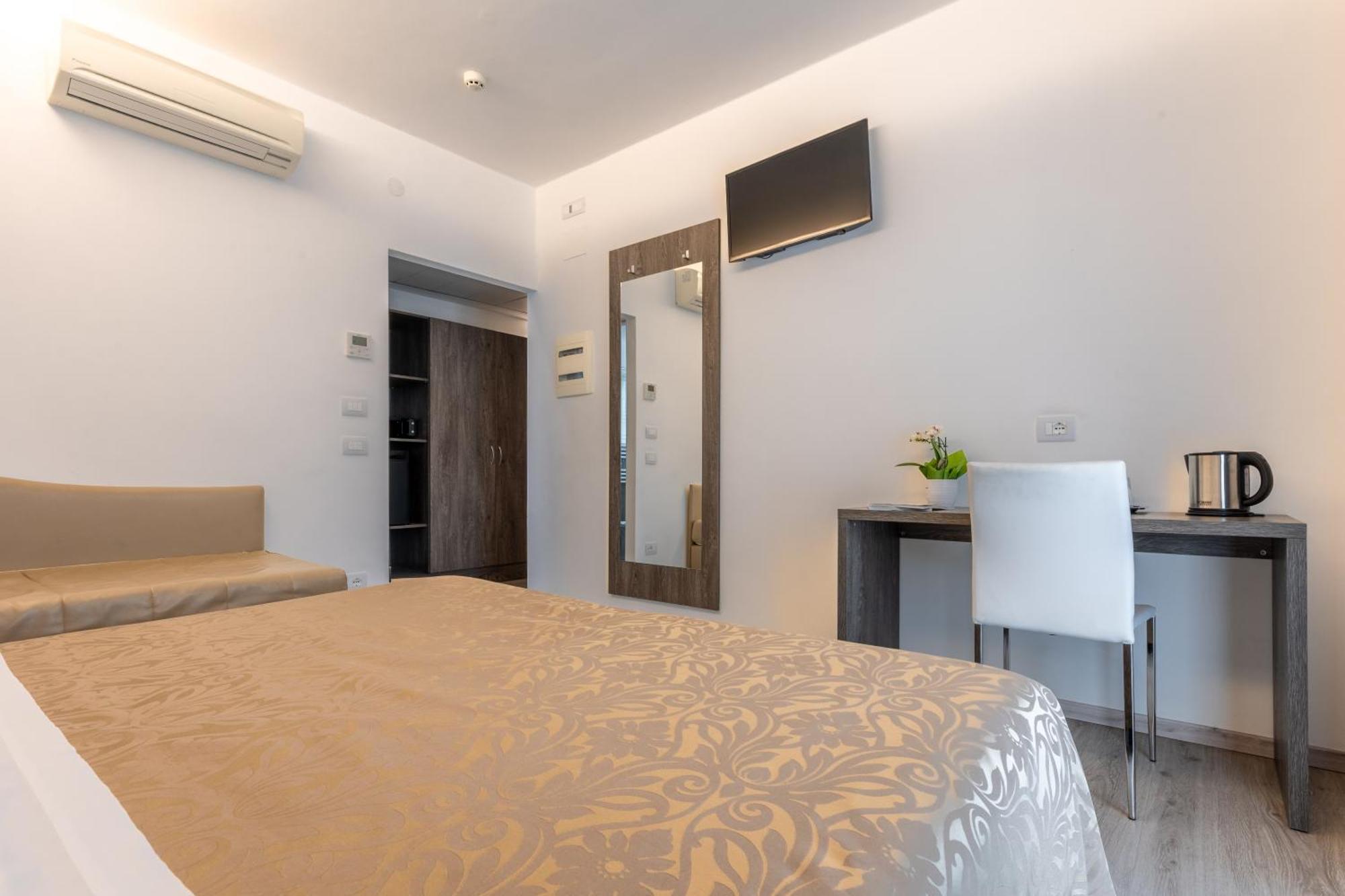 Hotel Italia Γκάρντα Δωμάτιο φωτογραφία